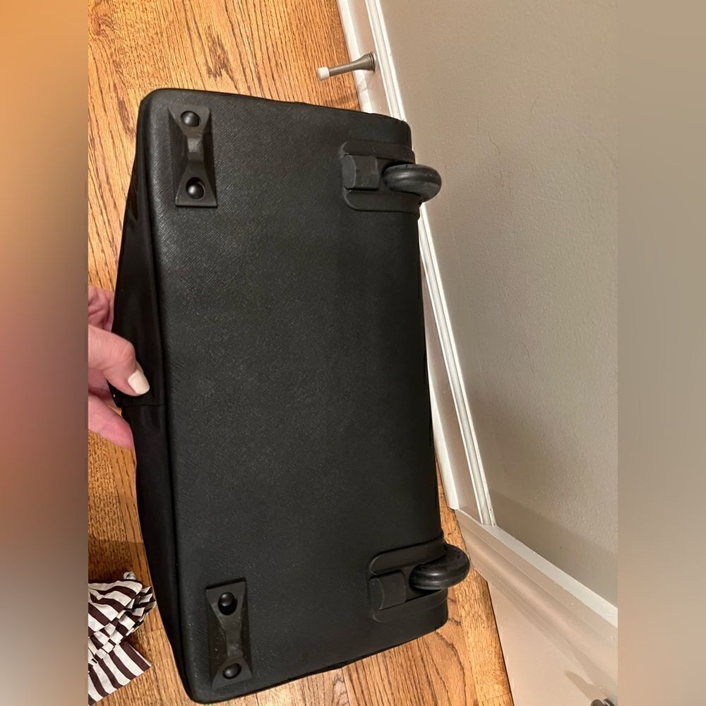 Henri Bendel Jetsetter Carry-on Wheelie - Black - Picture 9 of 10